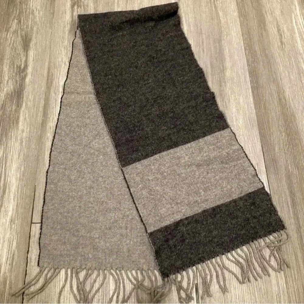 Italian Woollen Treasures 100% Wool Soft Charcoal Scarf 56”x12”‎ Made in Italy